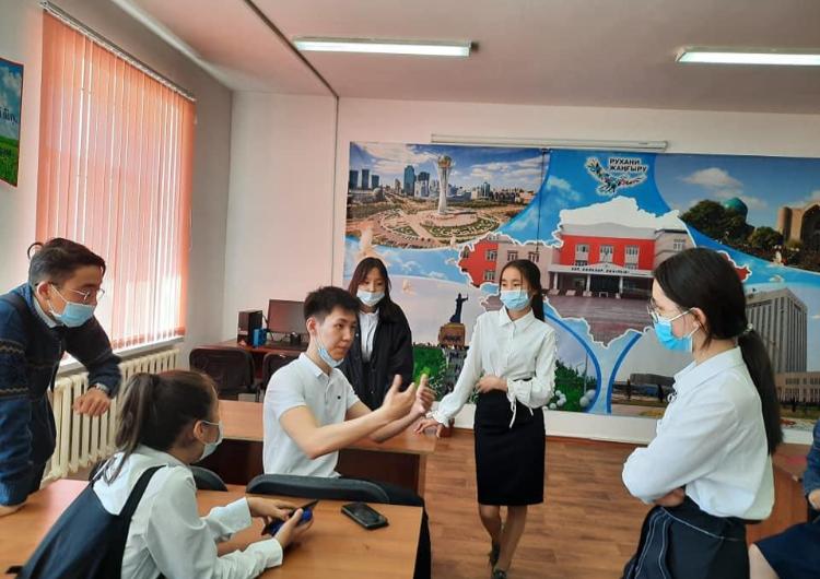 "Мектеп парламенті"