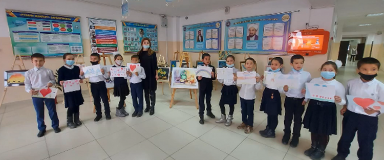 Жалпыадамзаттық құндылықтар күні қарсаңында өзін-өзі тану мұғалімдері Н.Олжабаева мен С.Сламбектің ұйымдастыруымен "Сүйіспеншілік әрбір жүректе" тақырыбында бастауыш сынып оқушылары арасында өлең оқу және сурет көрмесі өткізілді.