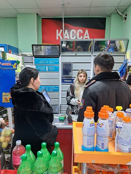 Рейд барысында дүкен сатушылары мен егелеріне  кәмілеттік жасқа толмаған балаларға,  яғни  оқушыларға  темекі (электронды) сатпау және 423 бапқа сәйкес  айып пұл салынатыны  туралы  ескертілді.
